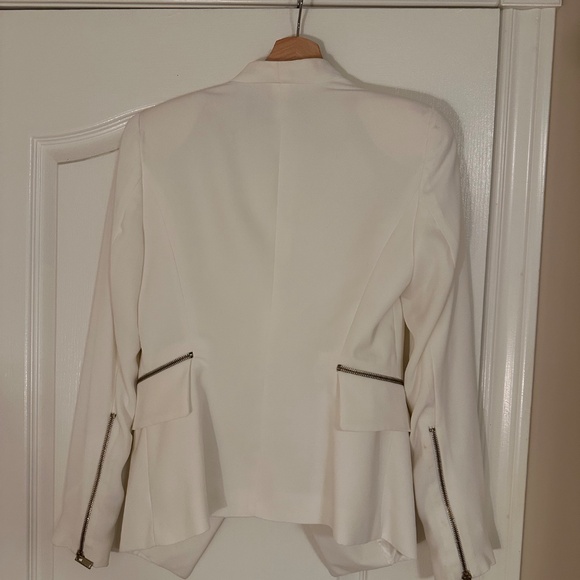 Zara White Blazer - Picture 2 of 3